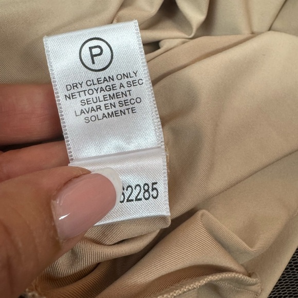 BCBGMaxAzria Brown Pleated Maxi Sundress HalterSize Small. B26 - Picture 16 of 17